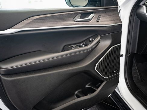 Used 2023 Jeep Grand Cherokee 4WD 4xe image 26