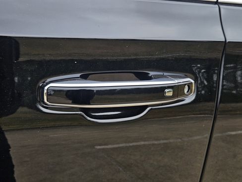 New 2026 GMC Yukon Denali w/ Sun & Power Step Package image 7