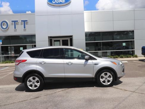 Used 2015 Ford Escape SE FWD image 16