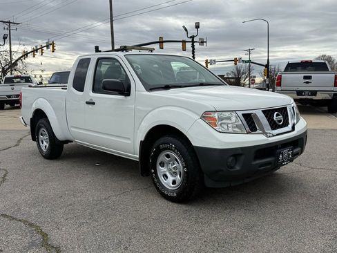 Used 2019 Nissan Frontier S image 4
