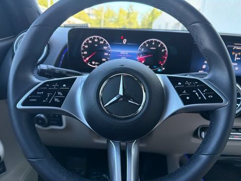 Certified 2025 Mercedes-Benz GLB 250 image 27