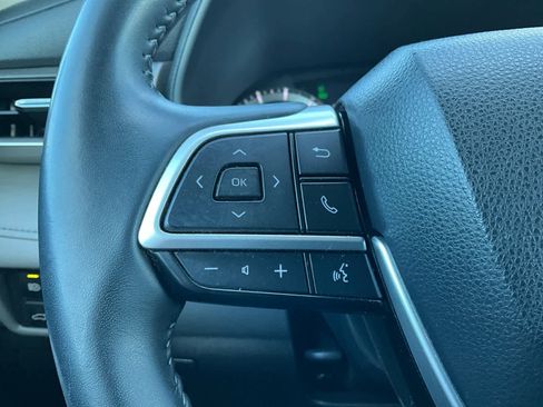 Used 2023 Toyota Highlander LE image 21