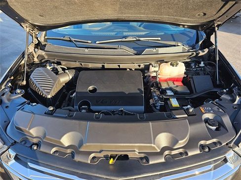 Used 2022 Chevrolet Traverse LT image 9