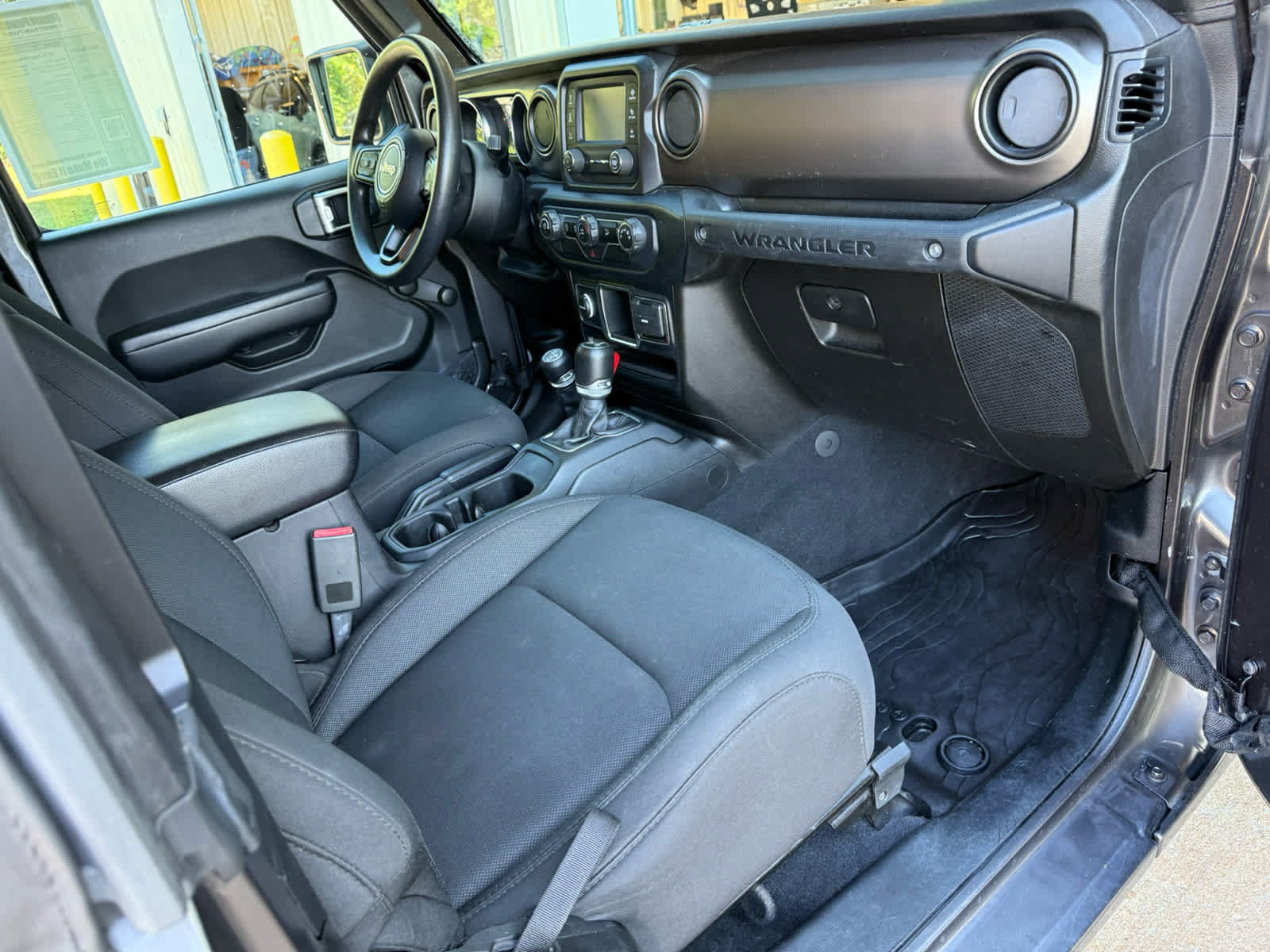 Used 2019 Jeep Wrangler Sport AWD/4WD image 10