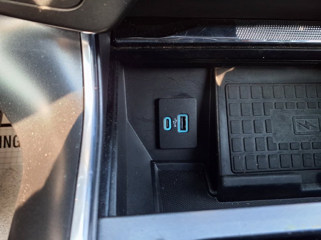 Used 2022 Ford F150 Raptor w/ Equipment Group 801A High AWD/4WD image 7