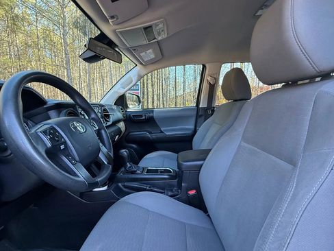 Used 2019 Toyota Tacoma SR w/ SR Convenience Package image 13