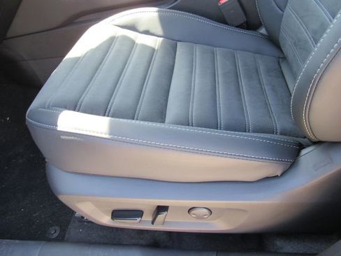 New 2026 Mitsubishi Outlander SE image 23