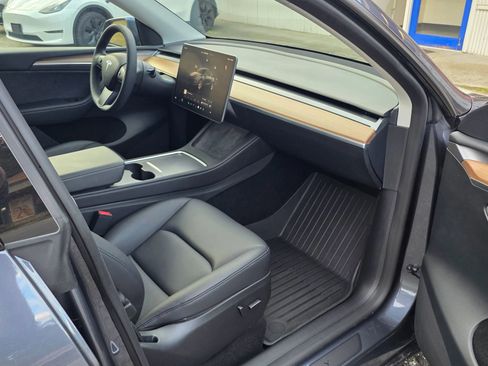 Used 2023 Tesla Model Y Long Range image 12