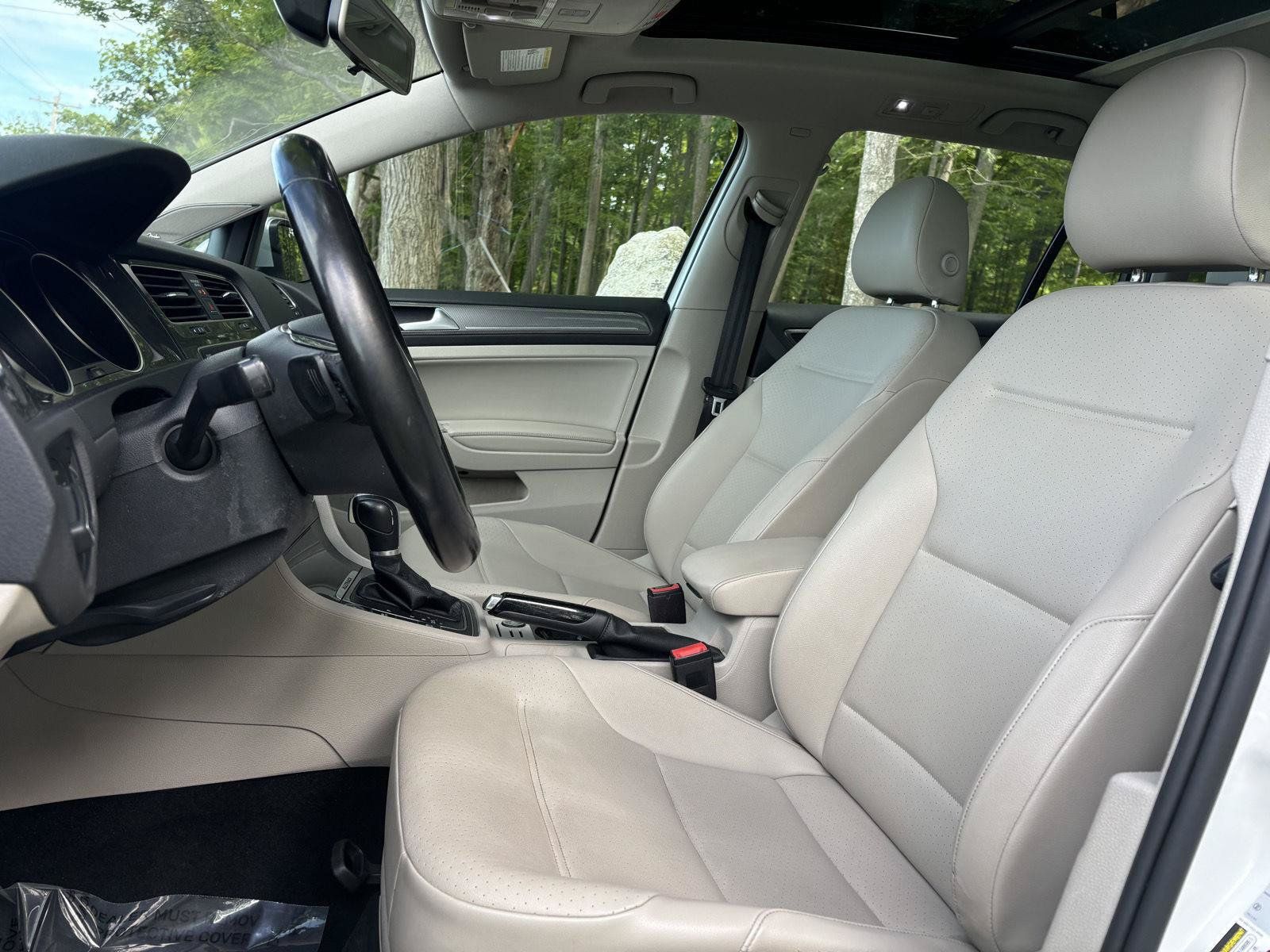 Used 2017 Volkswagen Golf Alltrack AWD/4WD image 29