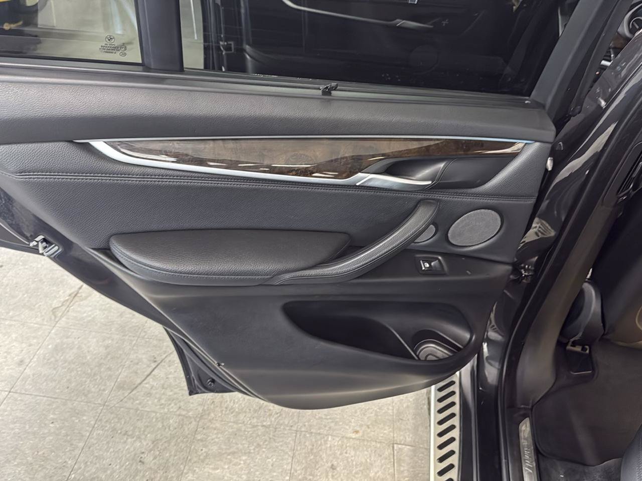 Used 2015 BMW X5 xDrive50i AWD/4WD image 38