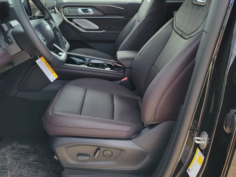 New 2026 Ford Explorer Platinum image 6