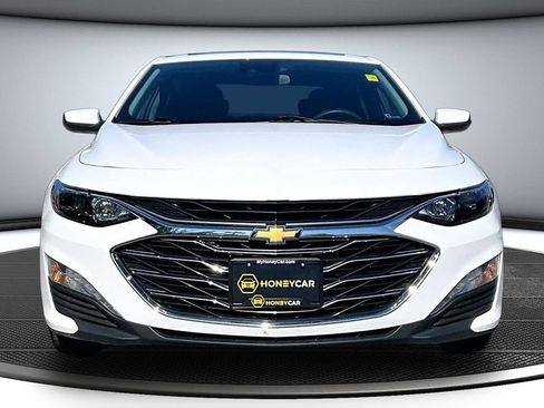 Used 2024 Chevrolet Malibu LT FWD image 2