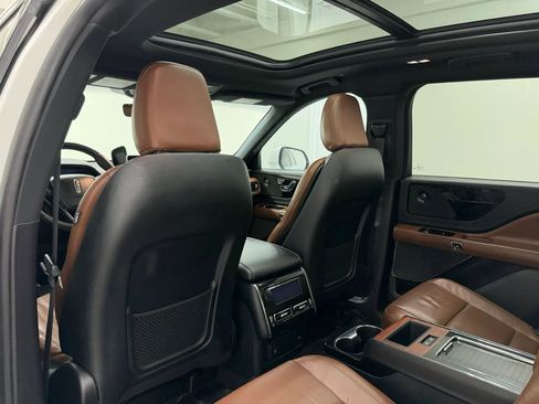 Used 2021 Lincoln Aviator Reserve w/ Equipment Group 208A RWD image 14
