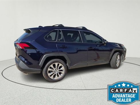 Used 2021 Toyota RAV4 XLE Premium image 3
