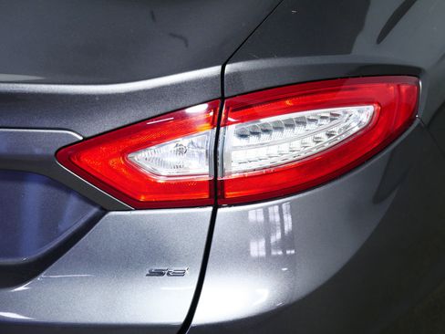 Used 2013 Ford Fusion SE image 17