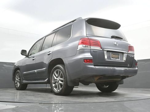 Used 2015 Lexus LX 570 4WD image 41