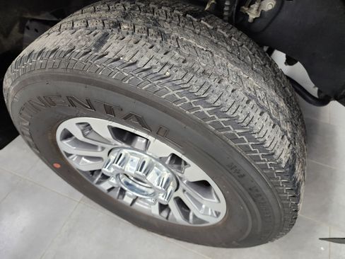 Used 2021 Ford F250 Lariat w/ Lariat Value Package image 3