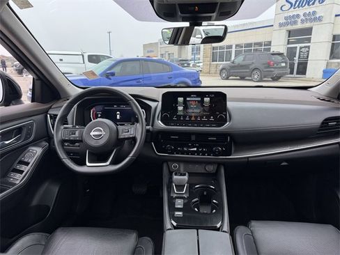 Used 2022 Nissan Rogue Platinum w/ Head-Up Display Package image 17