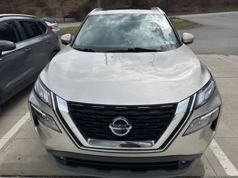 Used 2021 Nissan Rogue SL w/ Premium Package image 2