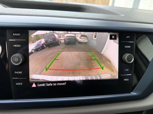 Used 2022 Volkswagen Taos SE image 15