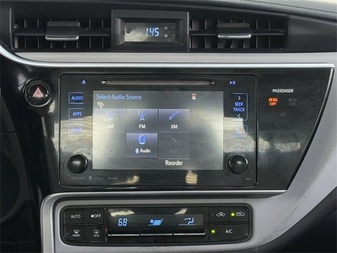 Used 2017 Toyota Corolla LE w/ LE Premium Package w/Moonroof image 16