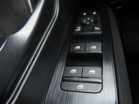 Used 2025 Nissan Kicks S AWD/4WD image 23