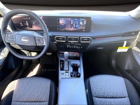 New 2026 Nissan Sentra SV w/ SV Convenience Package FWD image 5