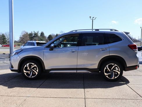 Used 2024 Subaru Forester Touring w/ Convenience Package image 3