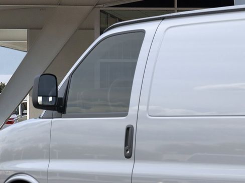 New 2026 GMC Savana 2500 image 12