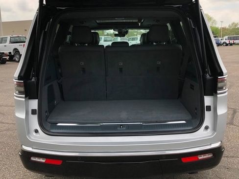 Used 2022 Jeep Grand Wagoneer Series II w/ Convenience Group III image 33