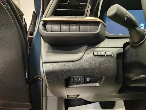 New 2025 Toyota Crown Signia image 20