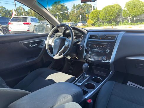 Used 2015 Nissan Altima 2.5 S w/ Sport Value Package FWD image 26