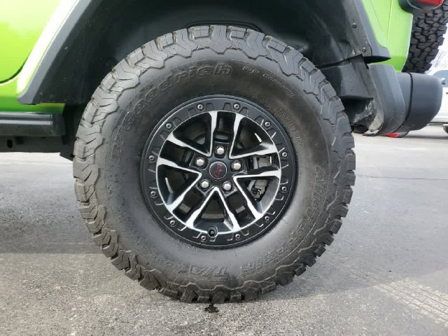 Used 2025 Jeep Wrangler Unlimited Rubicon AWD/4WD image 12