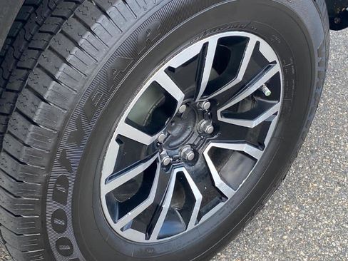 Used 2020 Toyota Tacoma TRD Sport w/ Technology Package image 24