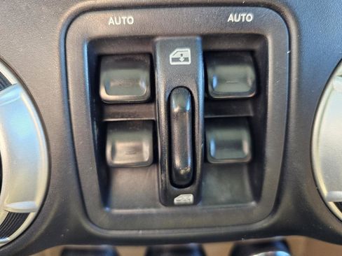 Used 2014 Jeep Wrangler Unlimited Sahara w/ Connectivity Group image 16