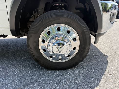 New 2026 RAM 5500 Tradesman w/ Chrome Appearance Group AWD/4WD image 9