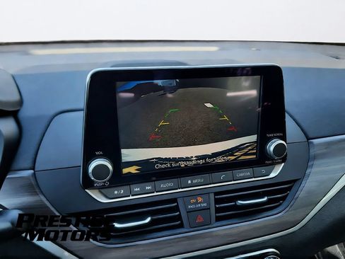 Used 2025 Nissan Altima 2.5 SV FWD image 18
