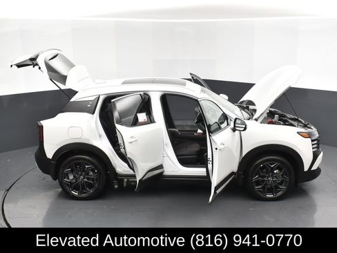 Used 2025 Nissan Kicks SR w/ SR Premium Package AWD/4WD image 31