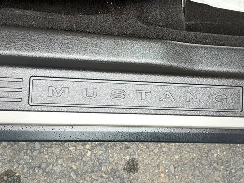 Used 2008 Ford Mustang Convertible RWD image 38