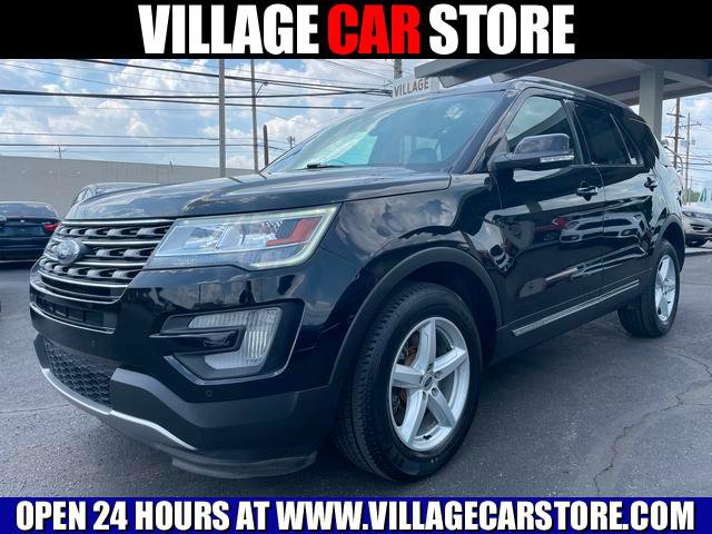 Used 2017 Ford Explorer XLT w/ Equipment Group 202A AWD/4WD image 1