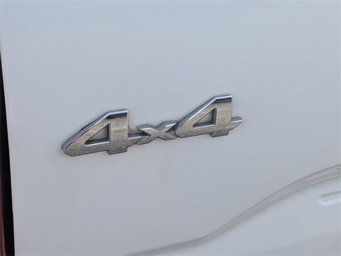 Used 2016 Toyota Tacoma SR5 w/ Towing Package image 12