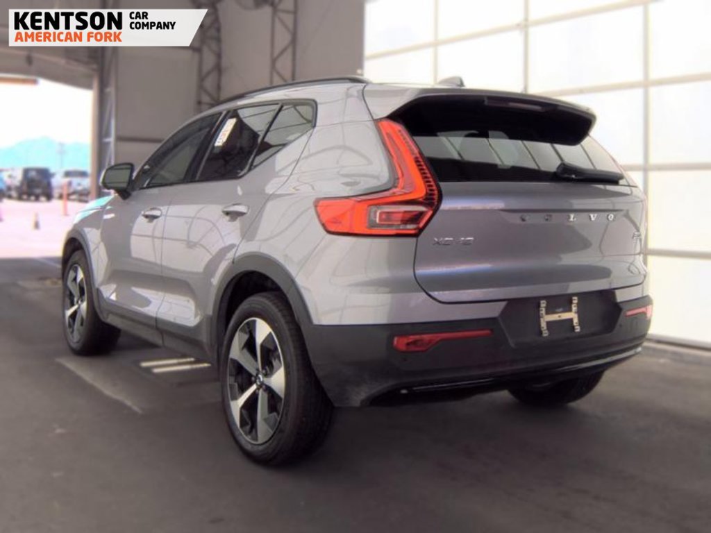 Used 2026 Volvo XC40 B5 Plus AWD/4WD image 4