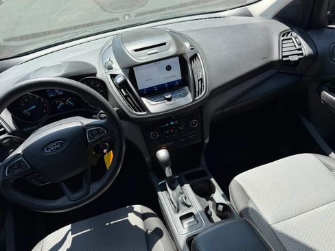 Used 2017 Ford Escape SE w/ Equipment Group 201A FWD image 21