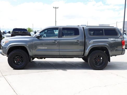 Used 2016 Toyota Tacoma TRD Sport w/ Premium & Technology Package AWD/4WD image 3