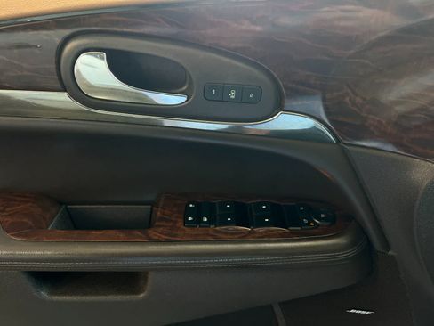 Used 2013 Buick Enclave Leather FWD image 13
