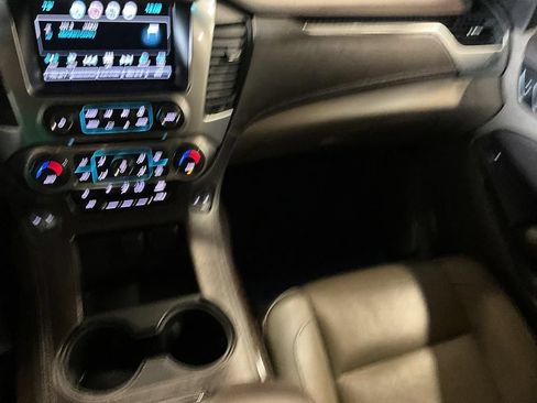 Used 2017 Chevrolet Tahoe LT w/ Luxury Package AWD/4WD image 5
