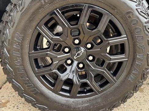Used 2023 Chevrolet Colorado Trail Boss w/ Technology Package AWD/4WD image 47