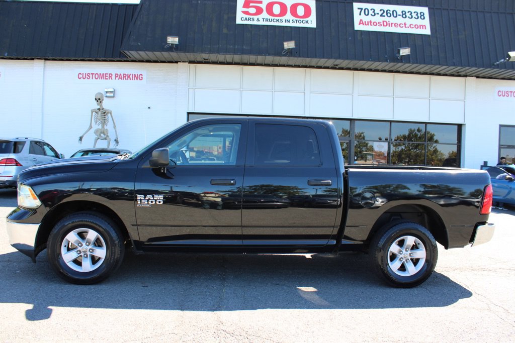 Used 2022 RAM 1500 Classic SLT AWD/4WD image 2