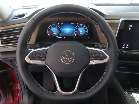 New 2025 Volkswagen Atlas SE image 16