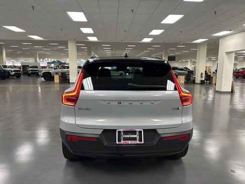 Used 2022 Volvo XC40 T5 R-Design w/ Advanced Package image 7